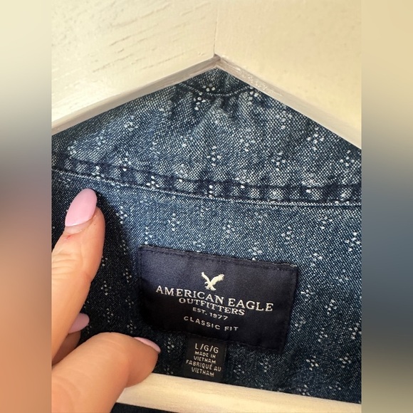 American Eagle Outfitters Classic Blue Denim Shirt - Picture 3 of 3